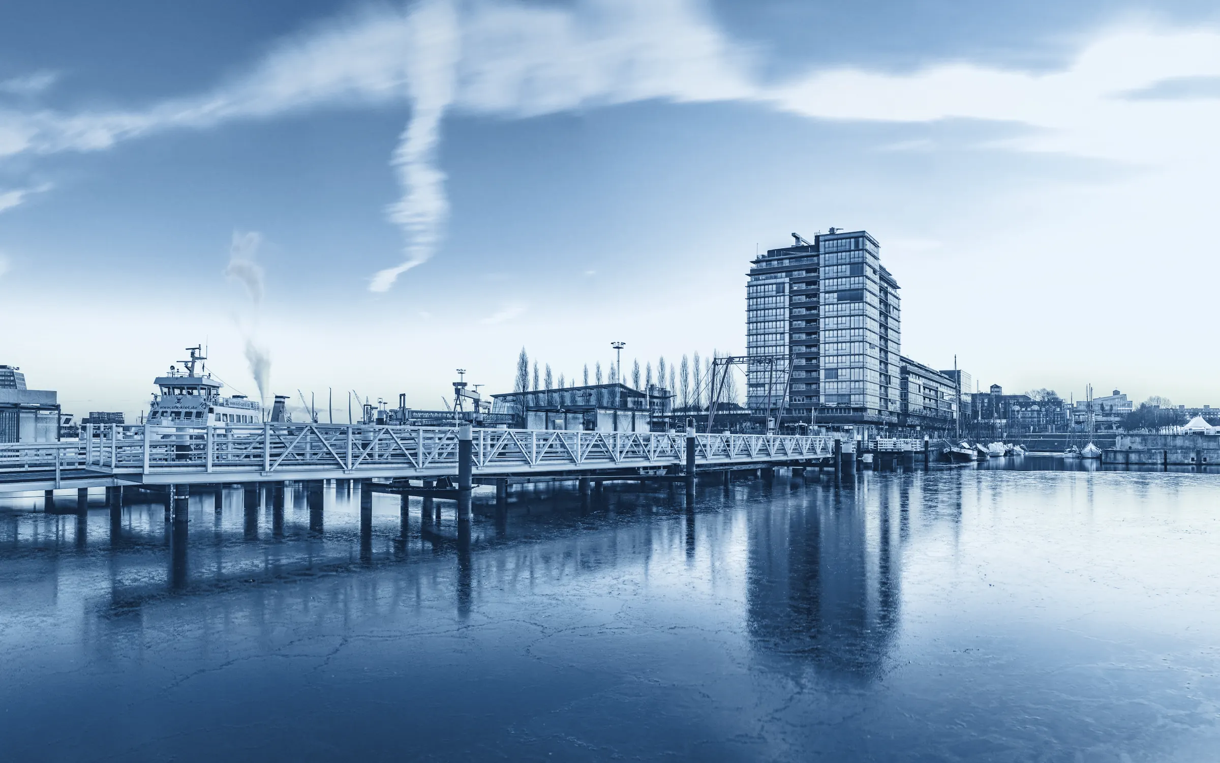 Kieler Förde im Morgenlicht